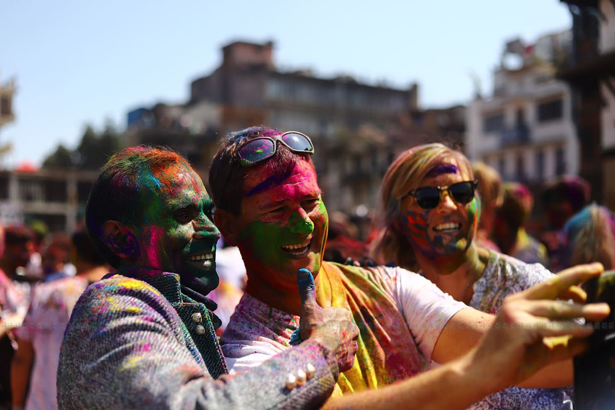 https://raracms.setopati.com/uploads/shares/2020/sujita/holi at basantapur/holi parba (1).jpg